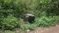 Sebuah brankas kosong ditemukan warga Gunung Putri, Kabupaten Bogor (Liputan6.com/Achmad Sudarno)