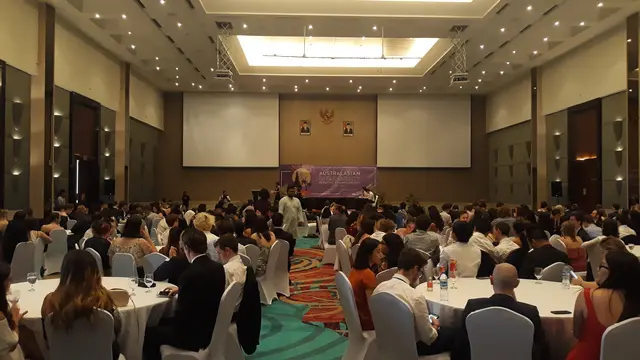 Lomba debat Australia-Asia