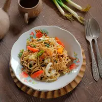 Ilustrasi bakmi goreng jawa./Copyright shutterstock.com/g/Syanti%2BEkasari