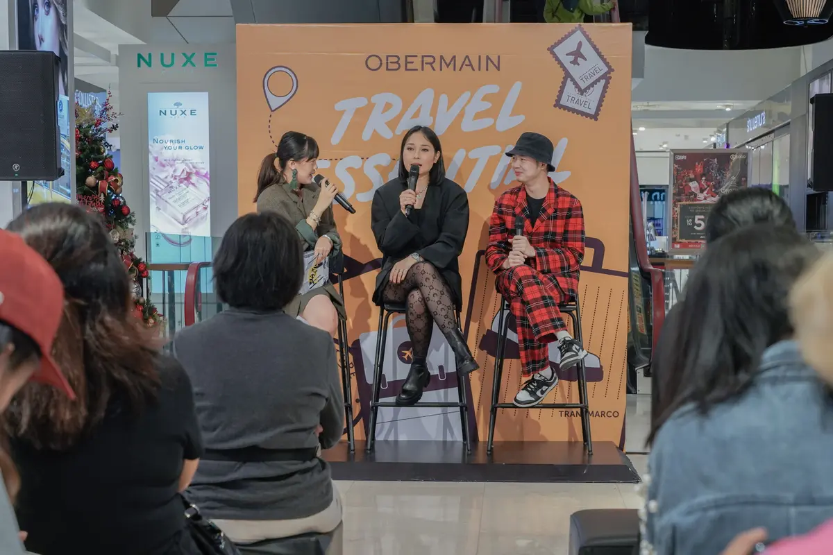 Inspirasi Mengenakan Boots saat Liburan dari Alya Dimitri