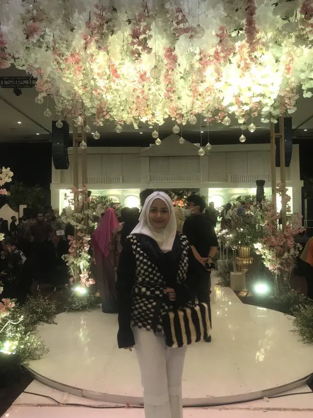 Yuyun Sukawati Berhijab