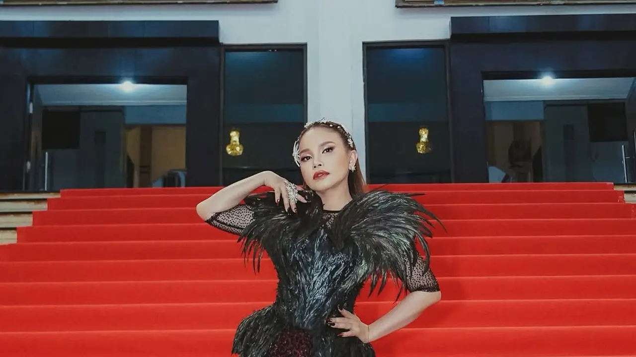 Gaya Artis di Jember Fashion Carnaval/Instagram Rossa
