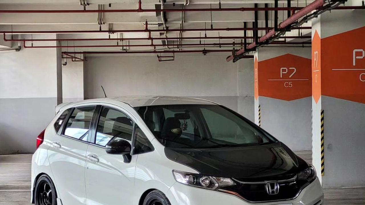 Modifikasi bodi mobil