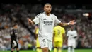 Berlaga di stadion Santiago Bernabeu, Los Blancos menang dua gol tanpa balas. (OSCAR DEL POZO/AFP)
