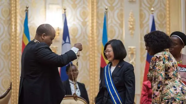 Raja Mswati III dari Kerajaan eSwatini, yang dulu bernama Swaziland, melakukan pertemuan diplomatik dengan Presiden Taiwan Tsai Ing-wen (Central News Agency Taiwan)
