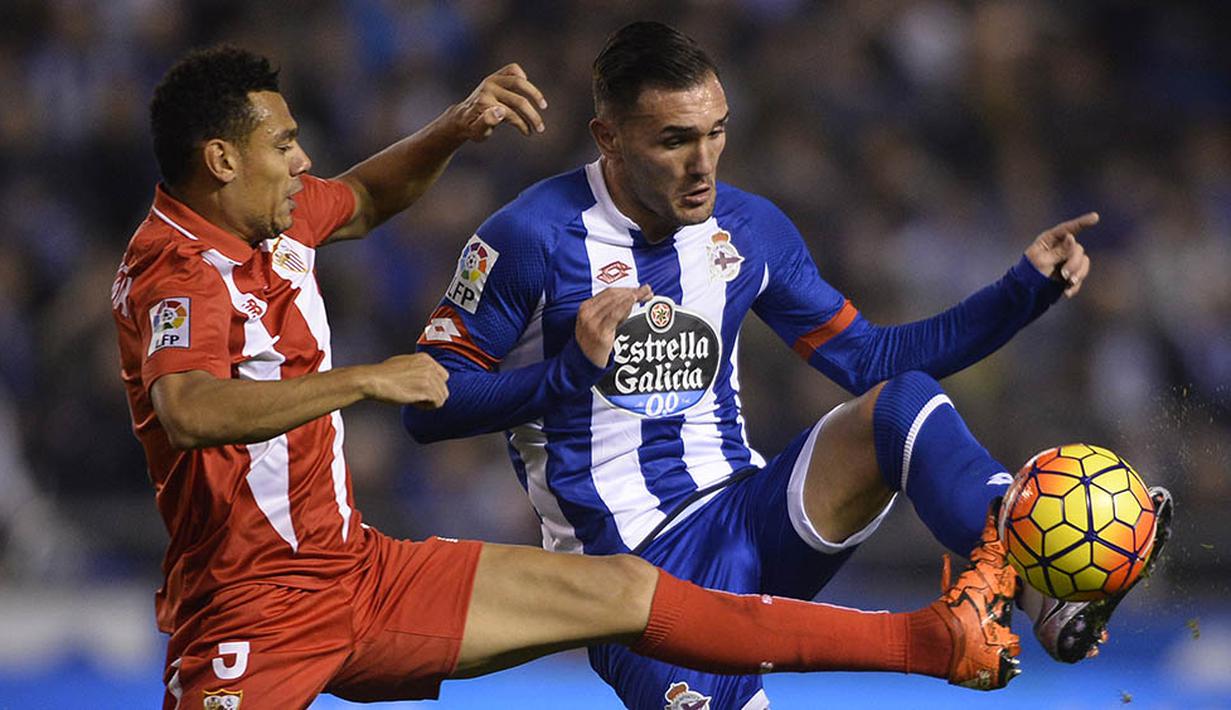 Ketertarikan Leicester terhadap penyerang asal Spanyol ini tak lain karena penampilan memukaunya sepanjang musim 2015/2016 dengan menorehkan 17 gol dan delapan assist dari 35 laga La Liga Spanyol. (AFP/Miguel Riopa)