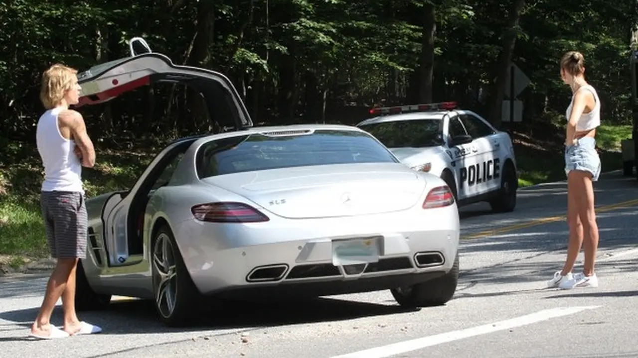 Mercedes-Benz SLS