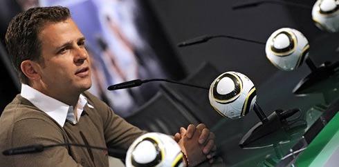 AFP PHOTO/JOHN MACDOUGALL 