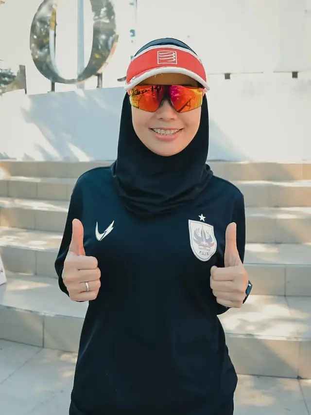 4 Item Fashion yang Wajib Dikenakan Siti Atikoh, Istri Ganjar Pranowo untuk Tampil Modis Saat Berolahraga