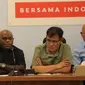 Salah satu aktivis 98 yang juga tergabung dalam TKN Prabowo-Gibran, Budiman Sudjatmiko (kanan)&nbsp;dalam jumpa pers di Media Center TKN Prabowo-Gibran, Kebayoran Baru, Jakarta Selatan, Senin (11/12/2023). (Foto: Tim Prabowo-Gibran)