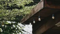 10 Cara Mengecek Instalasi Listrik Luar Rumah sebelum Musim Hujan agar Aman dan Tenang
