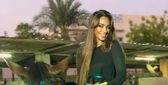 Miss Universe Bahrain Evlin Khalifa punya banyak hobi olahraga menantang. [@evlin_khalifa]