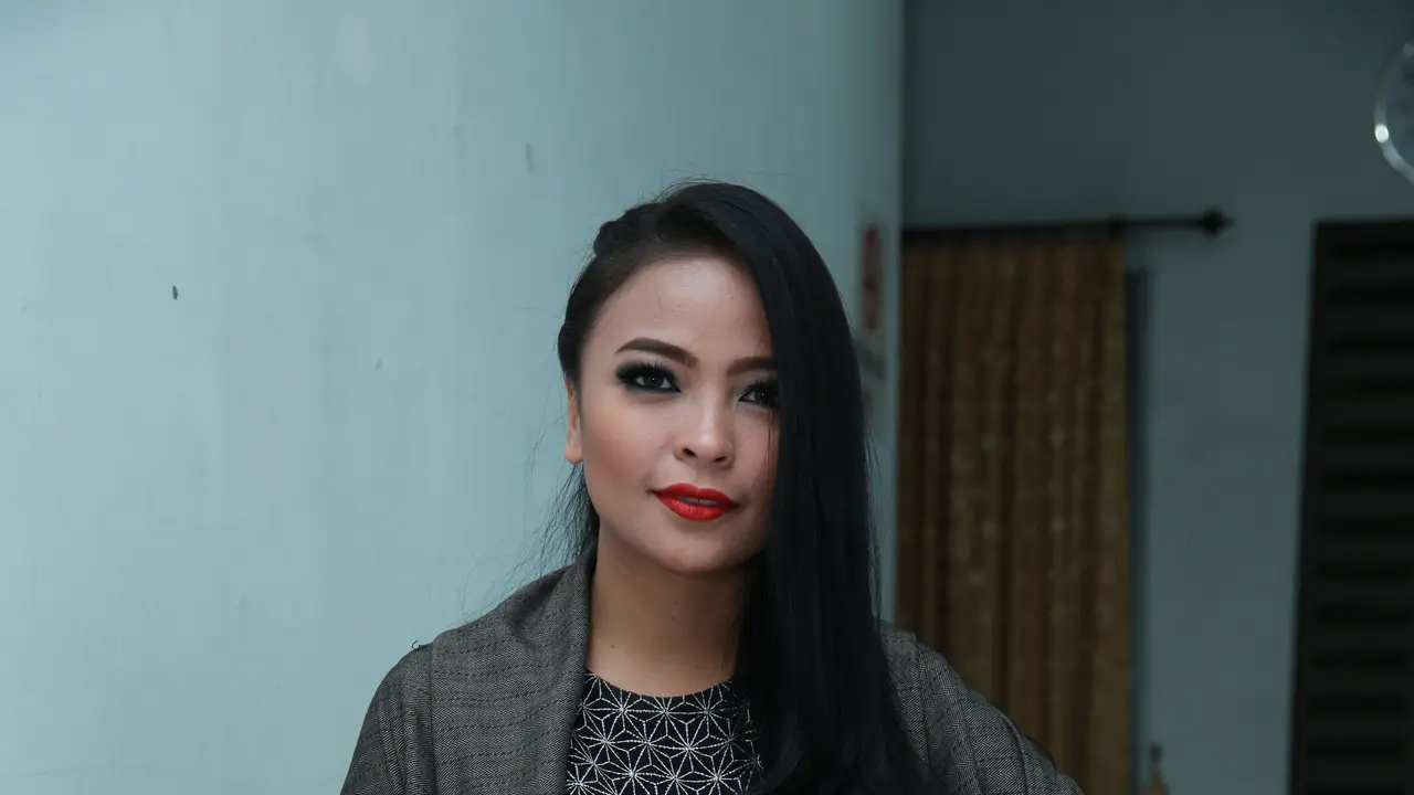 [Bintang] Tantri Kotak