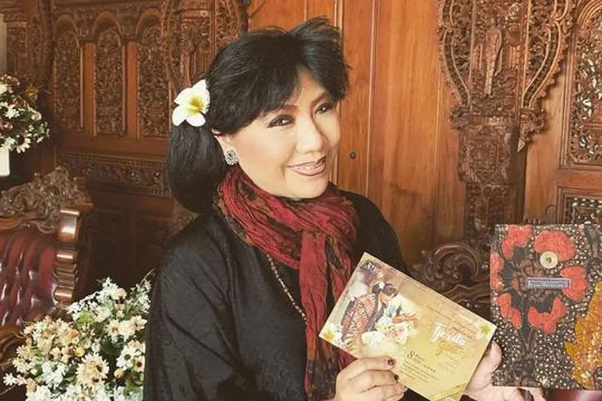 Meluncurkan Buku