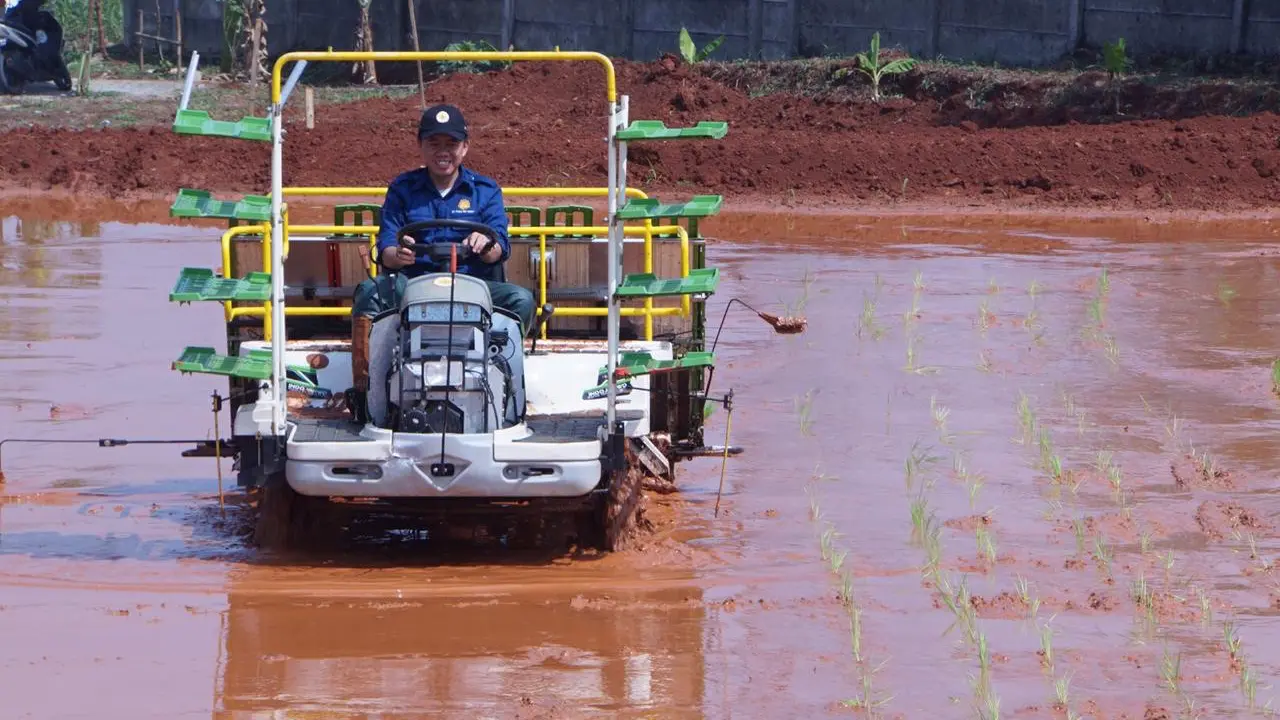 Modernisasi Tingkatkan Produktivitas dan Sejahterakan Tenaga Kerja Sektor Pertanian