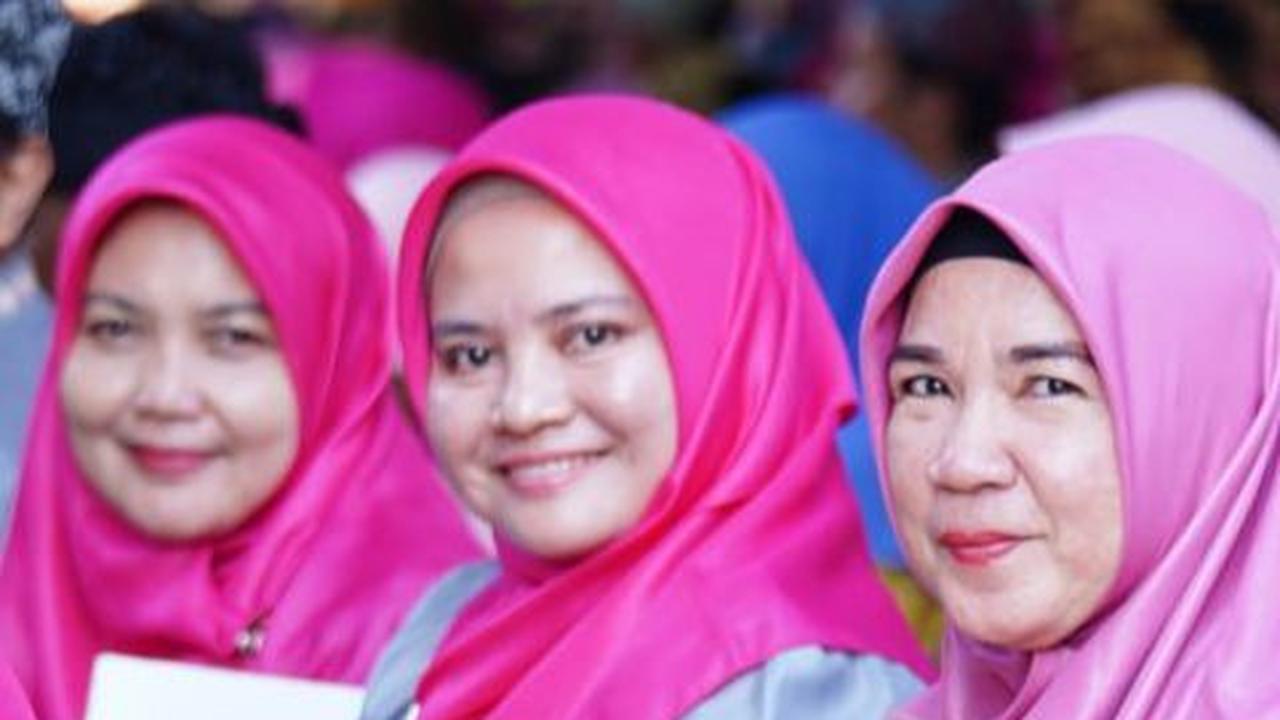 Kisah Guru Lulusan S3 di Pekanbaru 17 Tahun jadi Honorer, Kini Diangkat Setingkat PNS
