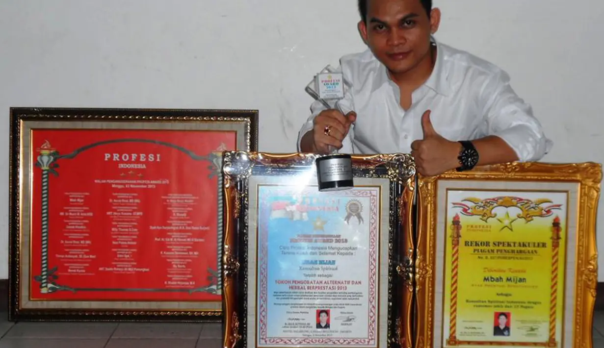 Menurut Mbah Mijan kasus asmara dan percintaan akan ada yang menghebohkan seperti gagal menikah (Liputan6.com)