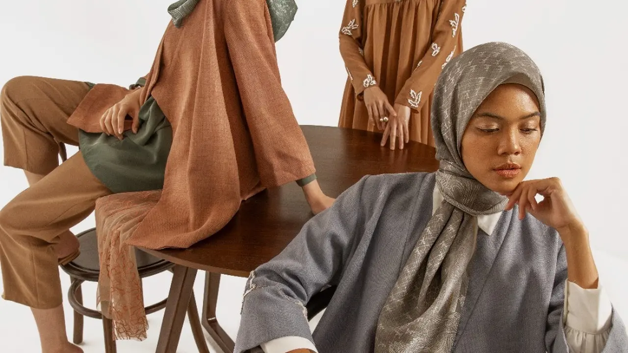 Brand Fashion Muslim KAMI. Luncurkan 12 Warna Spesial Monogram Scarf Sebagai Peringatan 12 Tahun Berkarya