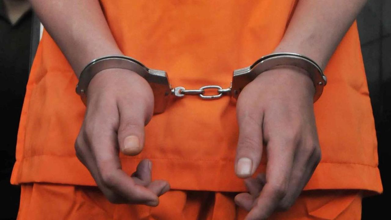 Setelah kejadian itu, pelaku segera meninggalkan rumahnya. Pada saat yang sama, keluarga korban mencari MNA yang melarikan diri.<br>
