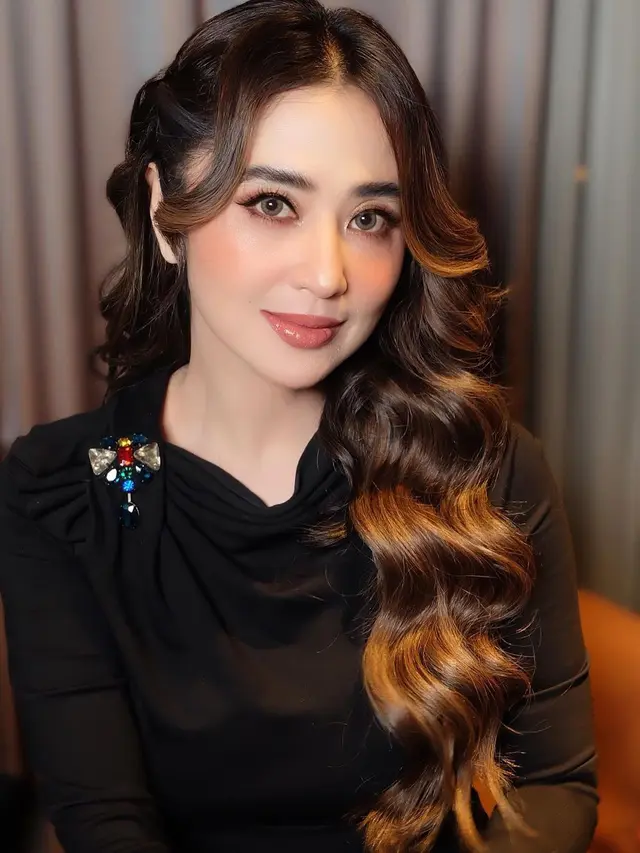 Dewi Perssik