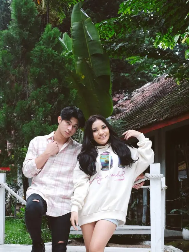 Felika Stephani Terlibat Cinlok dengan Edmund Seleb TikTok. (ist)