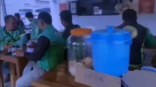 Warung di Majalengka Bagikan Makanan Gratis Setiap Hari, Boleh Ambil Sepuasnya