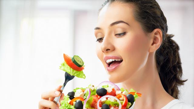 5 Tanda Kamu Kurang Makan Sayur Saat Melakukan Diet