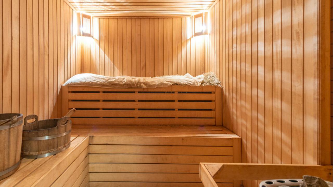 Konsumsi Alkohol Sebelum Sauna Bisa Berisiko Fatal, Simak Alasan Medis dan Risiko Kesehatannya