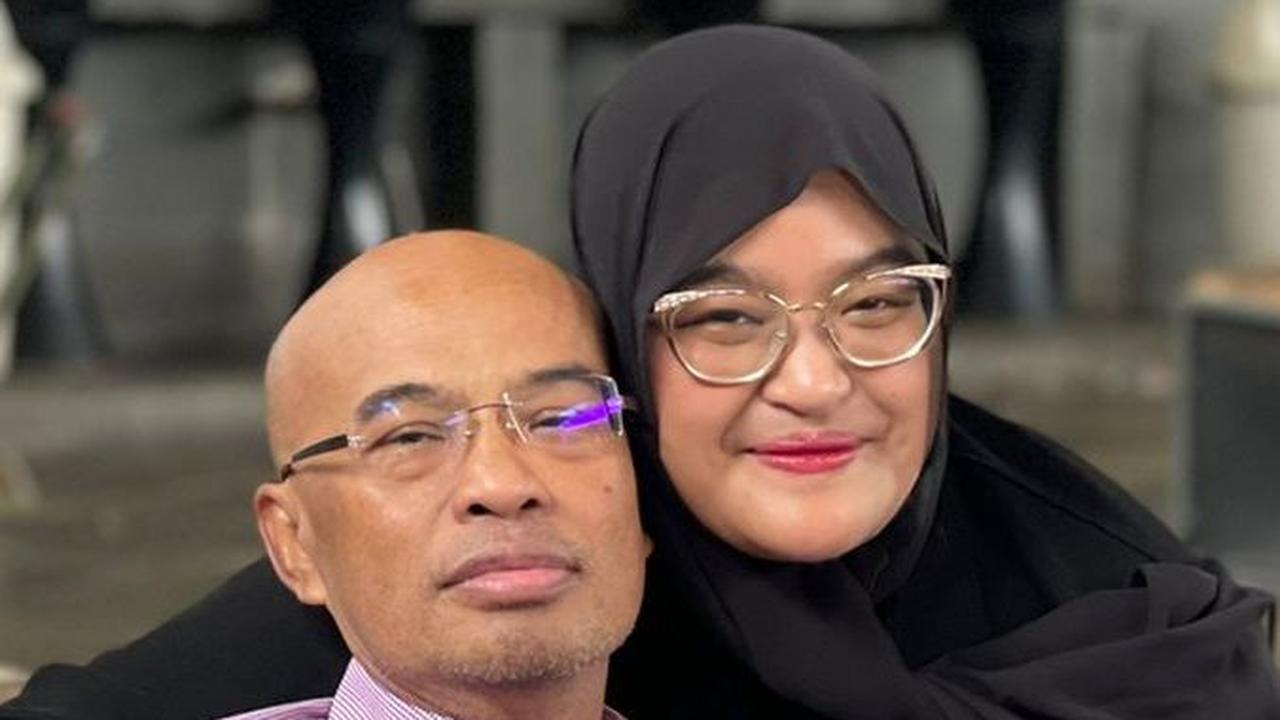 Dukungan Keluarga untuk Annisa Desmond Mahesa Ikut Konsolidasi Akbar di Rumah Aspirasi Almarhum Bapaknya