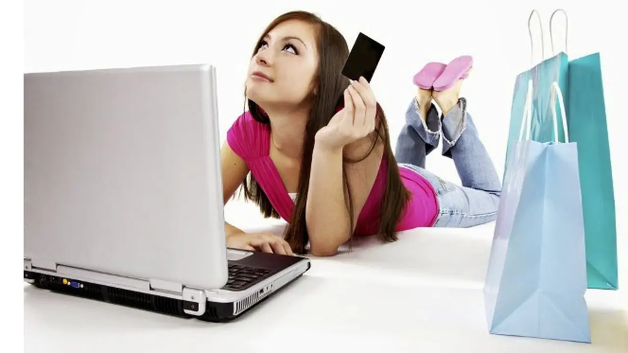 Pemerintah akan memberlakukan pengenaan pajak kepada pengguna yang memakai akun media sosial untuk keperluan endorsement produk dan lapak jual beli barang online.