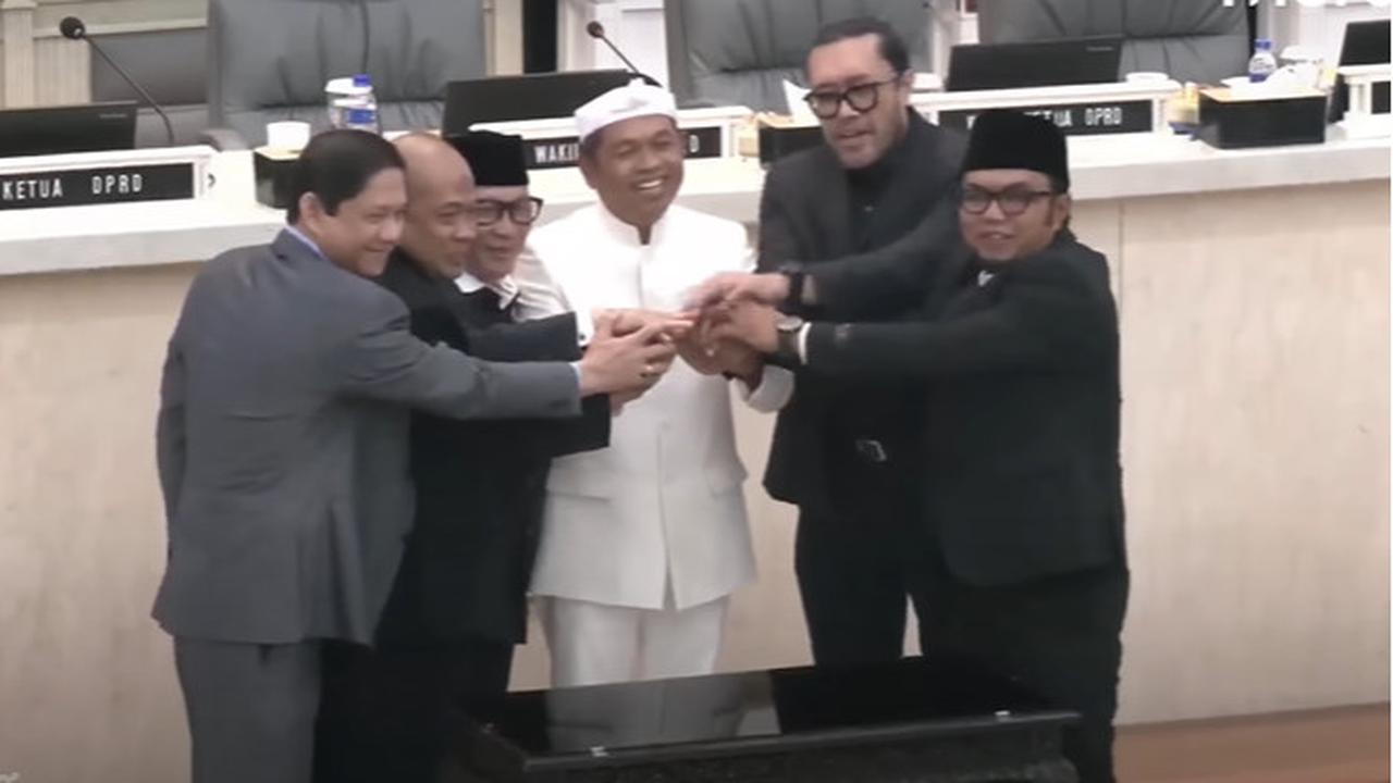 Potret Mesra Dedi Mulyadi dengan Ono Surono Salam Komando Sambil Terseyum Jadi Sorotan