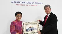 Para Duta Besar negara-negara Arab sampaikan penghargaan untuk Retno Marsudi atas kepemimpinan Indonesia dalam isu Palestina (Kemlu RI).