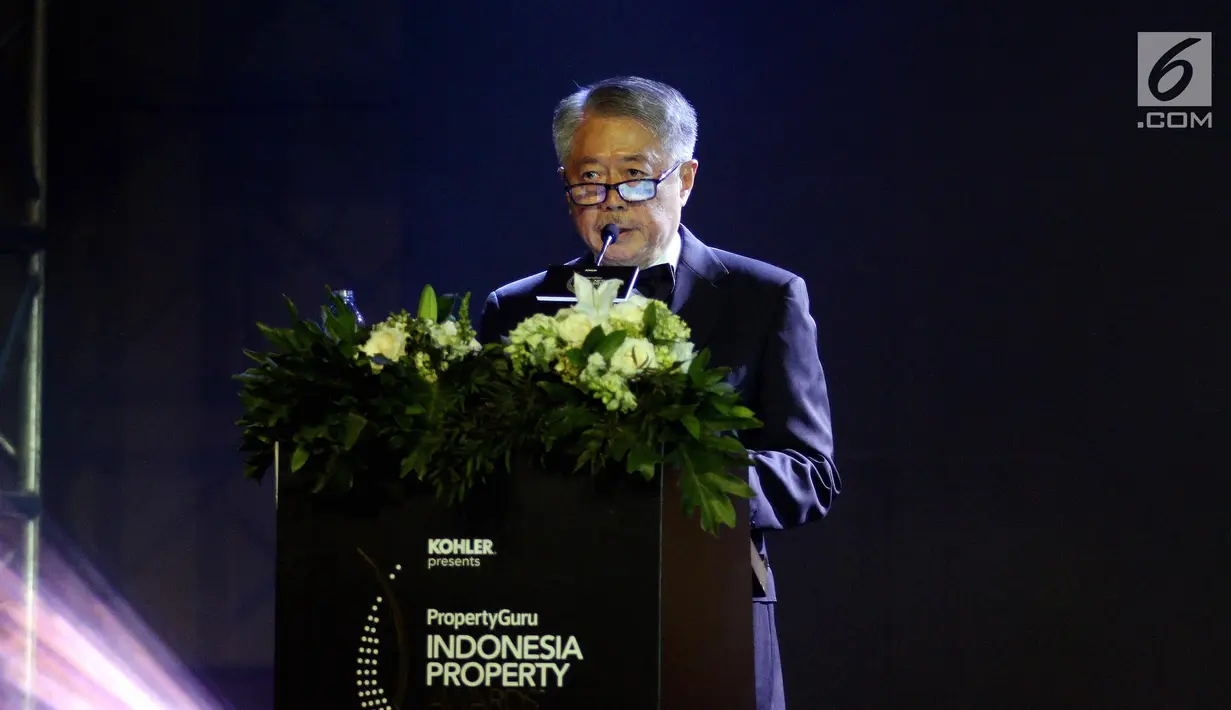 Presiden Direktur & CEO PT Intiland Hendro Gondokusumo memberikan sambutan pada acara PropertyGuru Indonesia Property Awards 2018 di Jakarta, Kamis (20/9). Pada kesempatan ini, terdapat 33 nominasi yang terdiri dari 4 kategori (Liputan6.com/Johan Tallo)