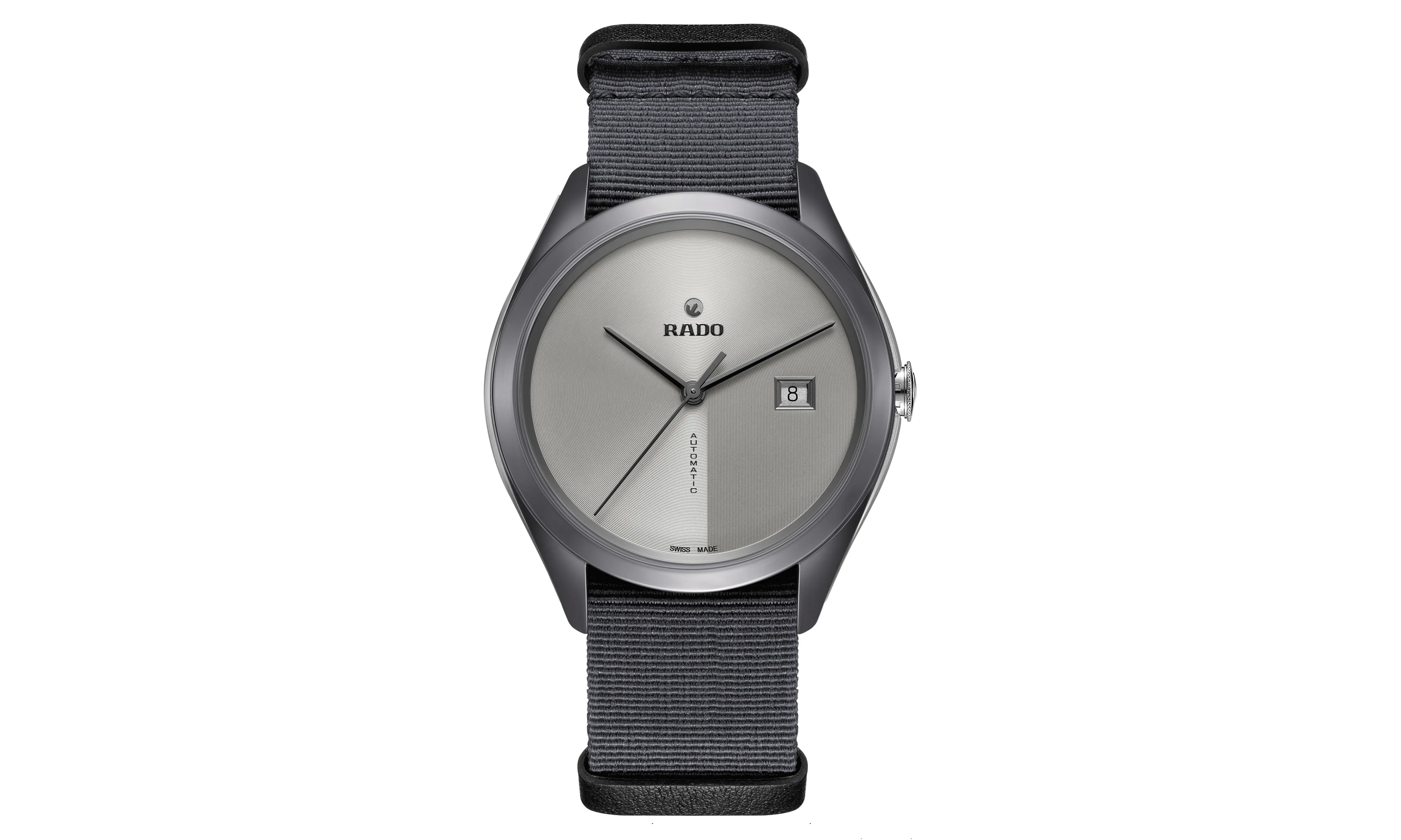 Rado menghadirkan jam tangan ringan yang prestisius sekaligus minimalis untuk tampilan makin gaya. 
