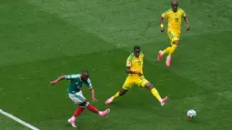 Quinones berhasil mencetak gol dalam laga pembuka Grup A antara tuan rumah Meksiko melawan Afrika Selatan di Stadion Azteca, Jumat (12/06/2026) dini hari WIB. (AP Photo/Ricardo Mazalan)