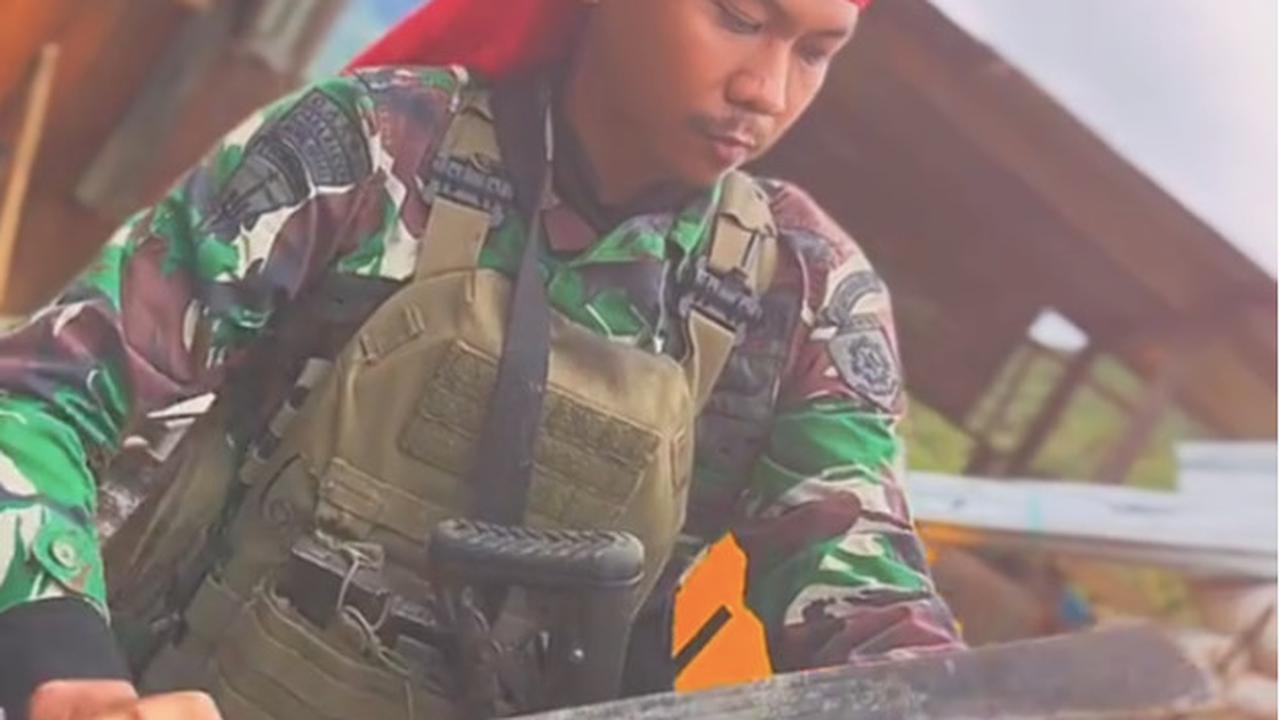 tni senjata mandau
