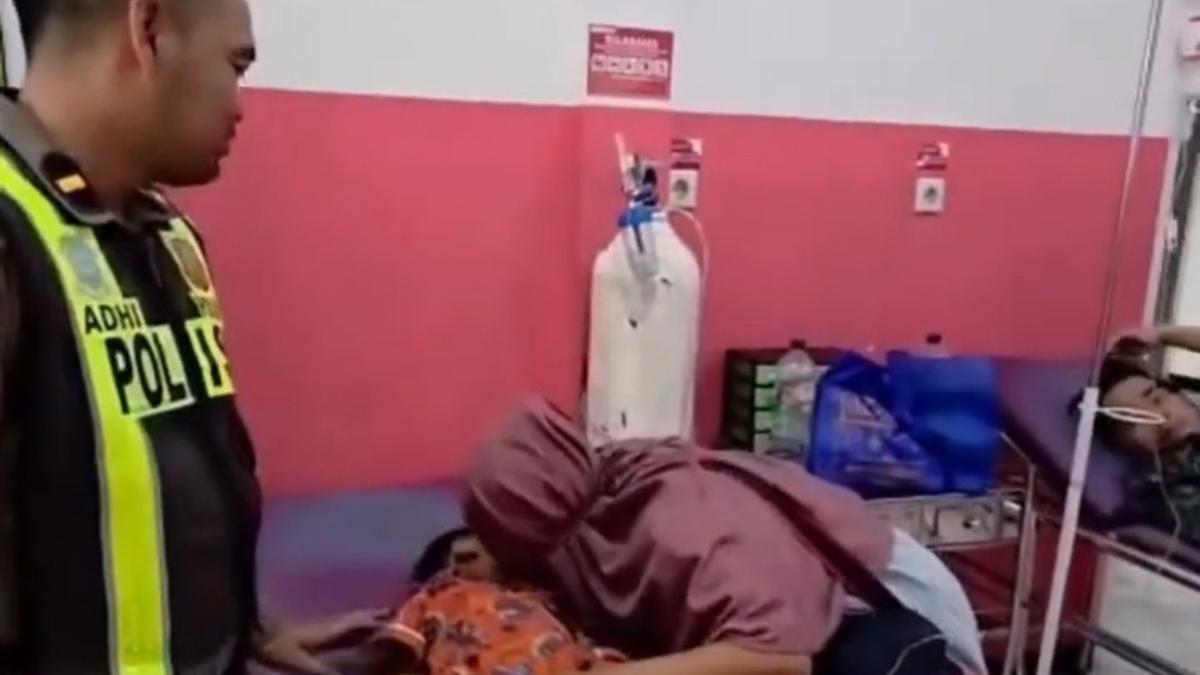 Aksi Heroik Polisi di Cianjur Tembus Macet Arus Balik Demi Selamatkan Balita Kejang