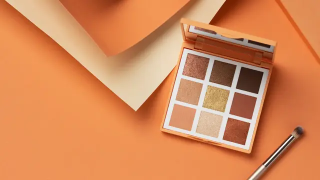 3. Eyeshadow Soft Beige
