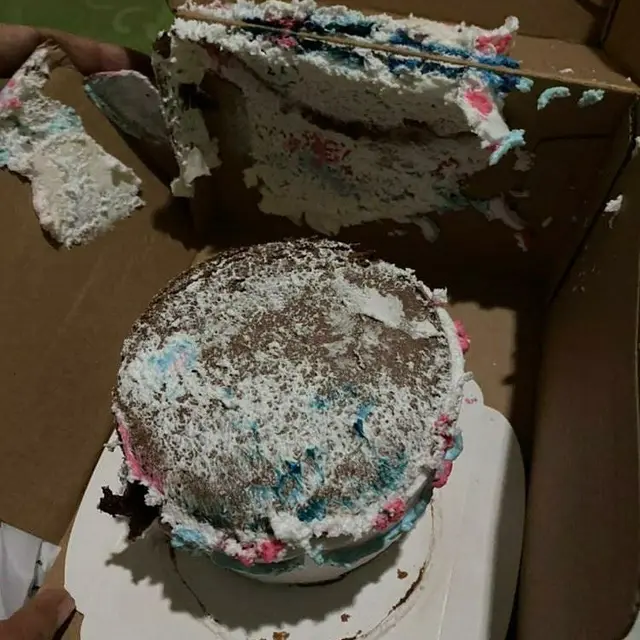 6 Momen Apes Krim Kue Nempel di Bungkusnya Bikin Elus Dada