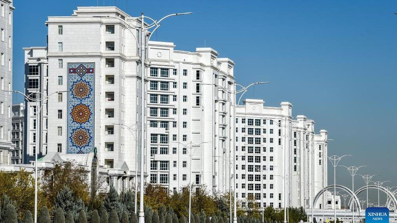 Bangunan Unik di Turkmenistan