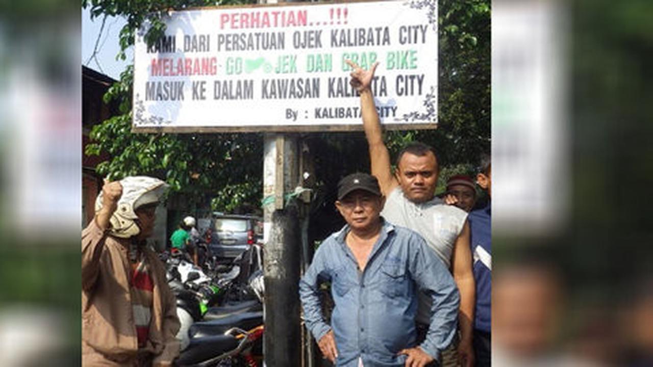 Ojek pangkalan: GO-JEK masuk Kalibata City langsung diseret keluar!