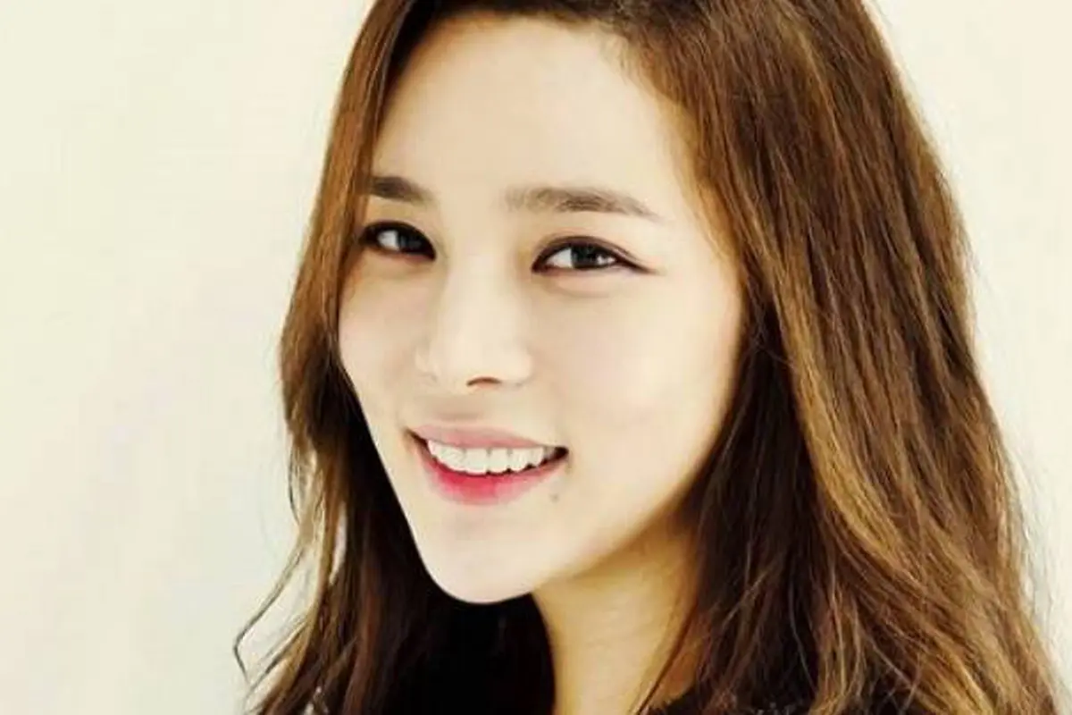 Park Si Yoen