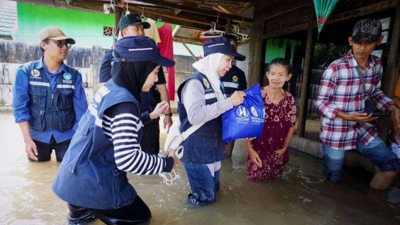 Hasnur Group dan Mitra Salurkan Ratusan Paket Bantuan Banjir Banjar di Sungai Batang