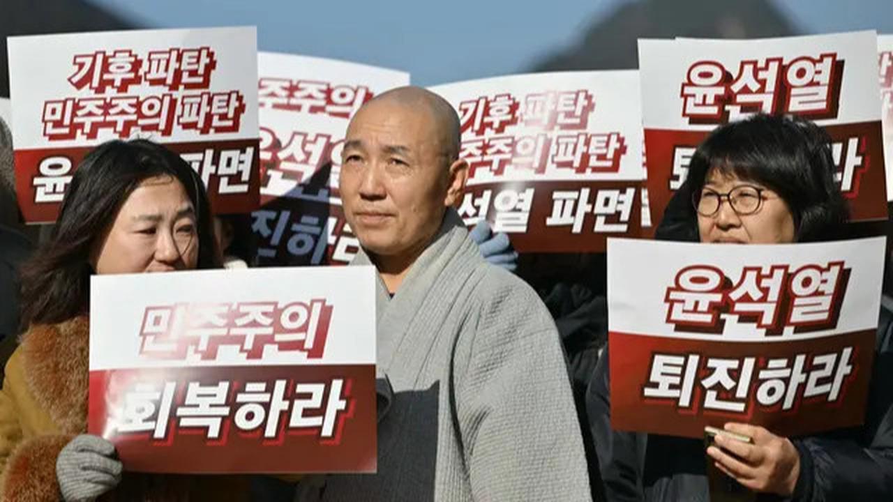 Darurat Militer Dicabut, Pengunjuk Rasa Desak Presiden Korea Selatan Yoon Suk Yeol Mundur