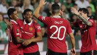 Manchester United meraih hasil maksimal dalam lanjutan Grup E Liga Europa 2022/2023. MU menang 3-2 atas Omonia Nicosia di Tsirion Athlítiko Kentro, Cyprus, Kamis (6/10/2022). (AP/Petros Karadjias)