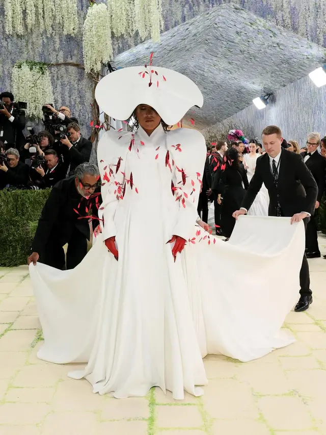 Gaya Red Carpet Atlet di Met Gala 2026 Tak Kalah Spektakuler, Alysa Liu Bergaun Merah hingga Eileen Gu Pakai Gaun Bubble Hidup