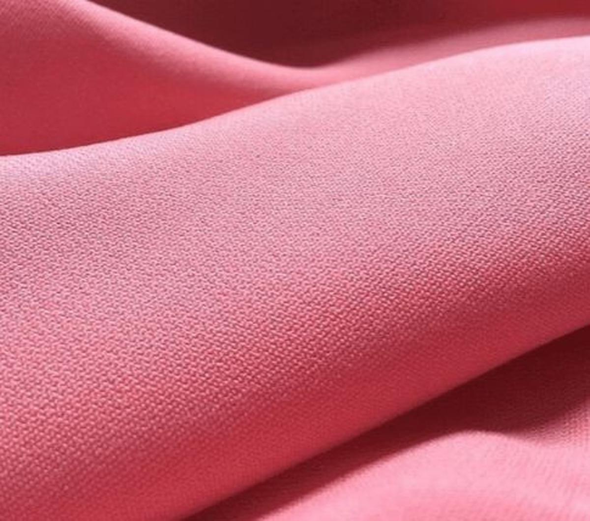 Cocok untuk kamu yang senang bereksperimen dengan gaya hijab, bahan ceruti dapat dibentuk dengan berbagai cara sesuai dengan preferensimu.