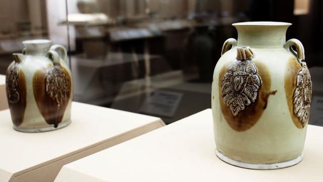 Koleksi Harta Karun dari Bangkai Kapal Tang Dipamerkan di Shanghai