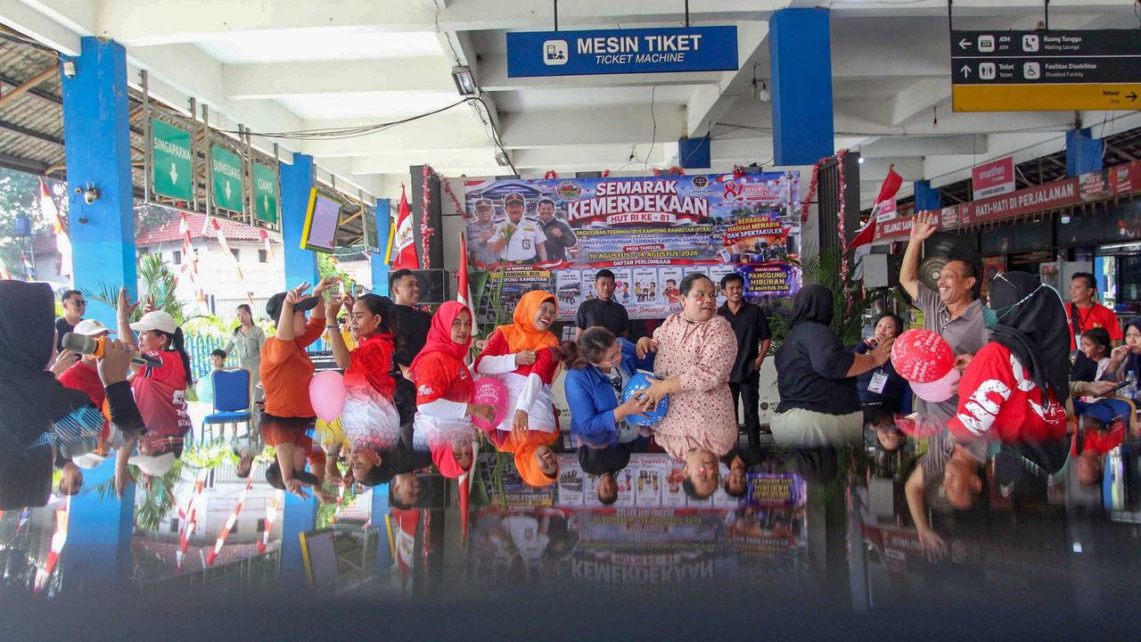 Ragam Lomba 17an Semarakkan Terminal Kampung Rambutan Jakarta