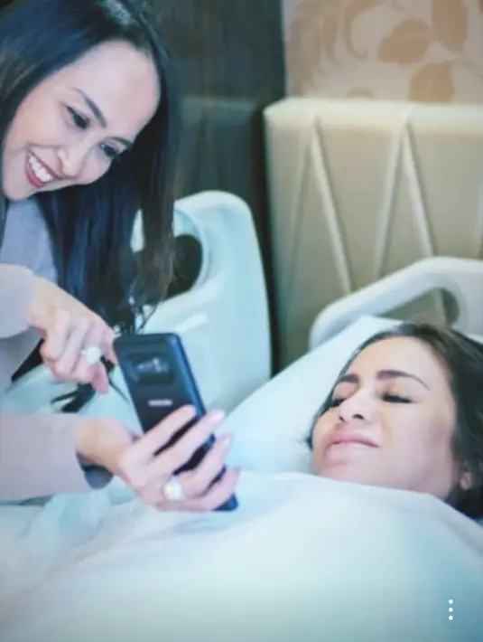 Momo Geisha dan Nicola Reza Samudra